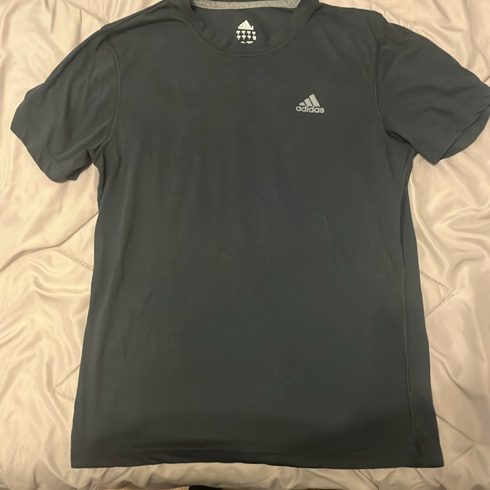MENS ADIDAS T-SHIRT SIZE MEDIUM